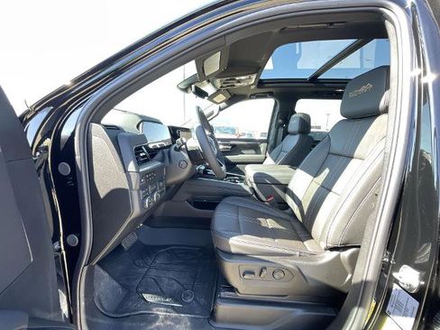 New 2025 Chevrolet Suburban High Country image 70