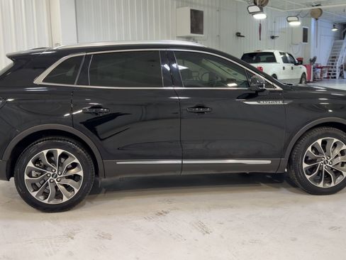 Used 2023 Lincoln Nautilus Reserve w/ Luxury Package image 2