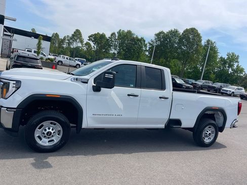 Used 2024 GMC Sierra 2500 Pro w/ Convenience Package image 2