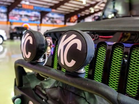 Used 2016 Jeep Wrangler Sport image 41