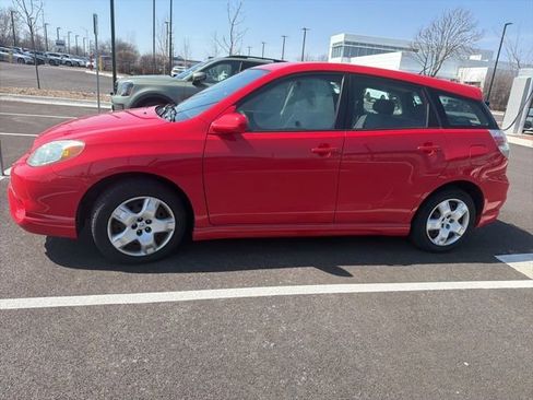 Used 2005 Toyota Matrix image 2
