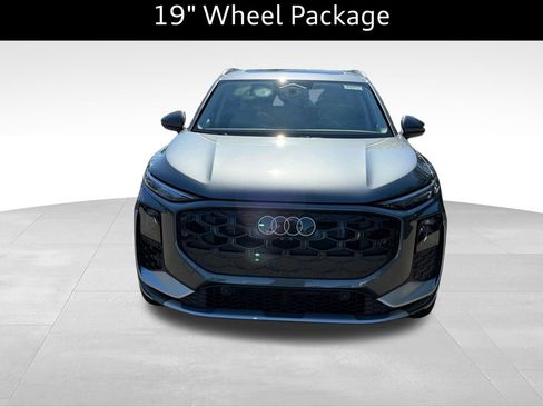 Used 2026 Audi Q3 quattro 2.0T w/ Driver Assistance Package AWD/4WD image 2