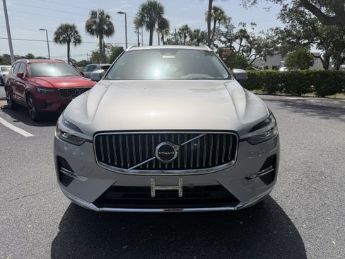 Certified 2023 Volvo XC60 B5 Ultimate w/ Climate Package FWD image 8