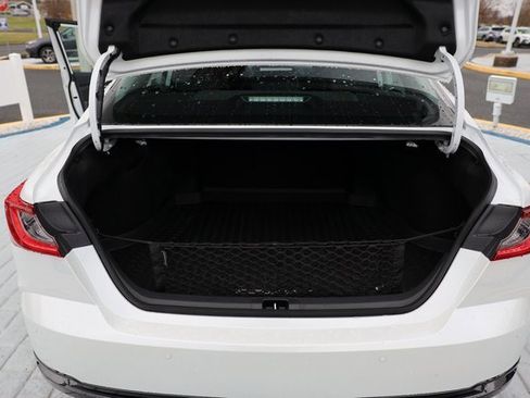 Used 2025 Toyota Camry XLE image 10