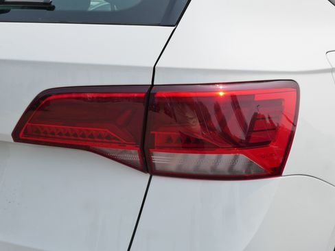 Used 2024 Volkswagen Taos S AWD/4WD image 17