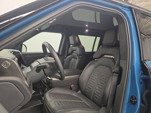 Used 2023 Rivian R1S Adventure AWD/4WD image 20