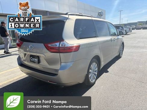Used 2017 Toyota Sienna LE AWD/4WD image 7