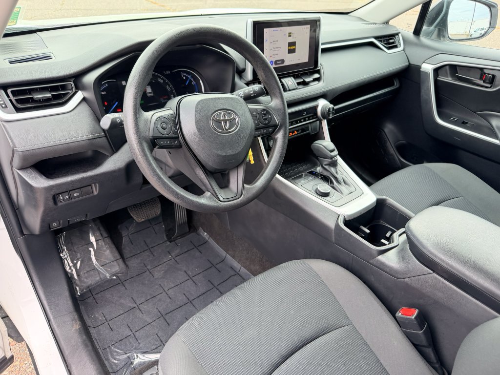 Used 2023 Toyota RAV4 LE AWD/4WD image 12