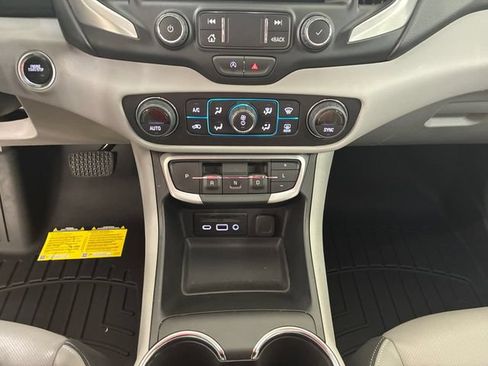 Used 2024 GMC Terrain SLT w/ Infotainment Package II AWD/4WD image 21