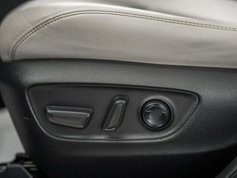 Used 2022 Toyota RAV4 XLE Premium image 37