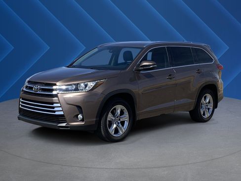 Used 2017 Toyota Highlander Limited w/ Carpet Mat Package AWD/4WD image 7