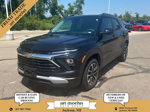 Used 2025 Chevrolet TrailBlazer LT AWD/4WD image 1