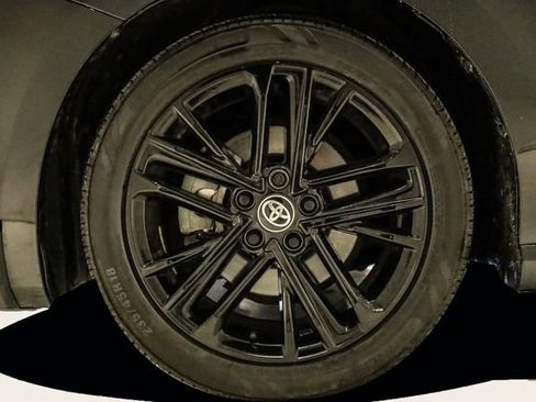 Used 2025 Toyota Camry SE image 9