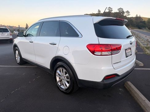 Used 2018 Kia Sorento FWD V6 image 7