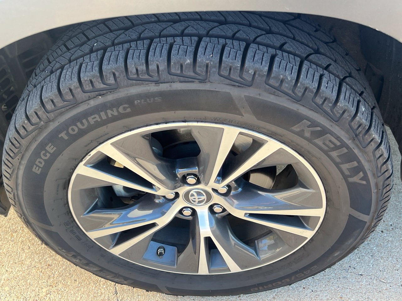 Used 2019 Toyota Highlander Plus FWD image 8