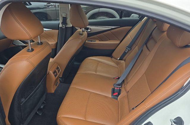 Used 2023 INFINITI Q50 Luxe w/ Cargo Package AWD/4WD image 14