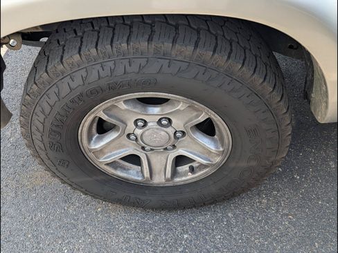 Used 2000 Toyota 4Runner SR5 RWD image 9