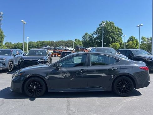 Used 2025 Toyota Camry SE FWD image 10
