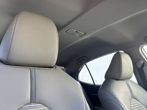 Used 2019 Toyota Camry SE FWD image 20