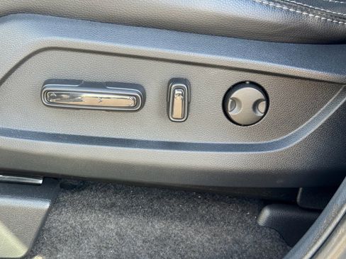 Used 2024 Honda Pilot Touring image 19