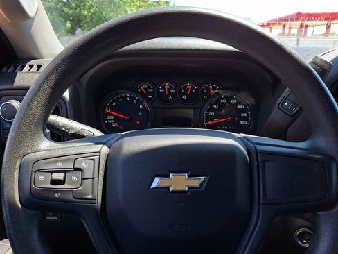Used 2022 Chevrolet Silverado 1500 Custom AWD/4WD image 25