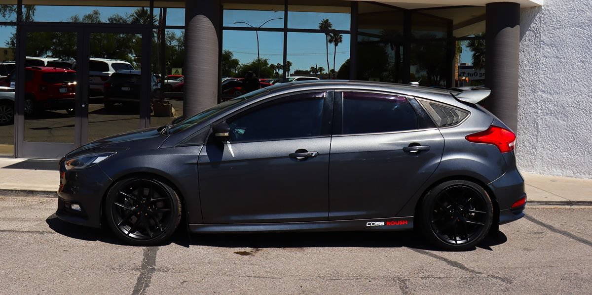 Used 2018 Ford Focus ST FWD image 8
