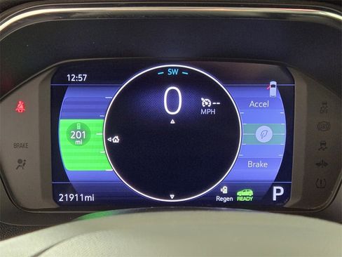 Used 2023 Chevrolet Bolt LT image 32