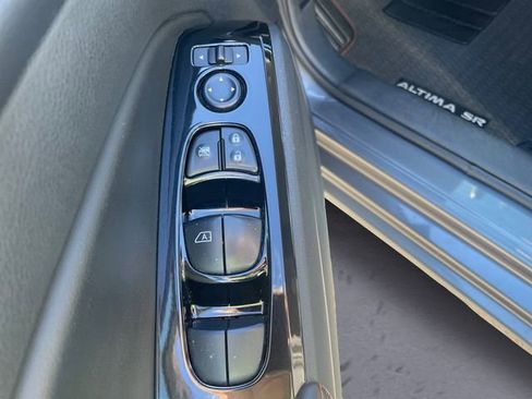 Used 2024 Nissan Altima 2.5 SR image 17