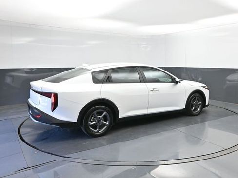 Used 2025 Kia K4 LXS image 15