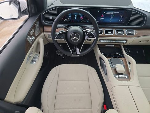 Certified 2025 Mercedes-Benz GLS 450 4MATIC image 24