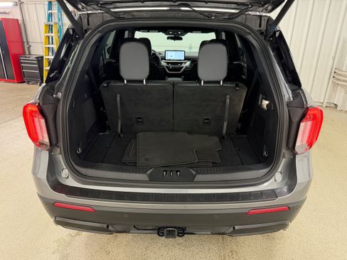 Certified 2025 Ford Explorer ST-Line AWD/4WD image 30