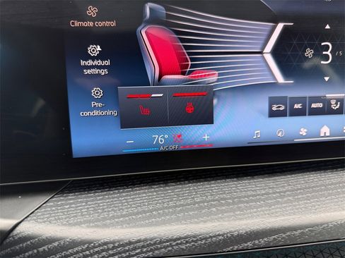 Certified 2025 BMW 330i xDrive 330i xDrive w/ Convenience Package image 24