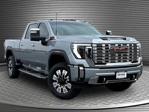 Used 2025 GMC Sierra 2500 Denali w/ Denali Reserve Package AWD/4WD image 3