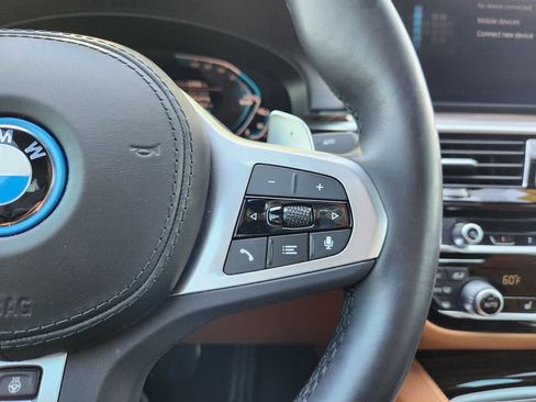 Used 2022 BMW 530e xDrive w/ M Sport Package image 23