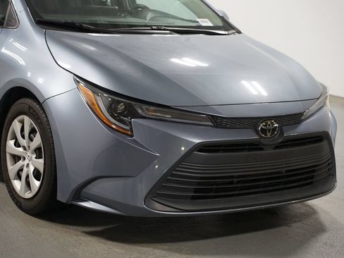 Used 2023 Toyota Corolla LE FWD image 4