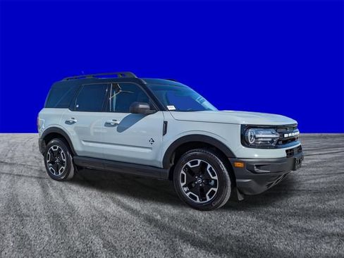 Used 2024 Ford Bronco Sport Outer Banks w/ Tech Package AWD/4WD image 2