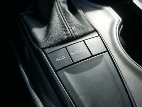 Used 2023 Toyota Camry SE FWD image 26