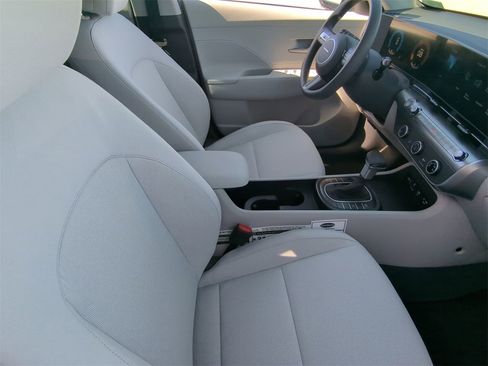 New 2026 Hyundai Kona SE image 11