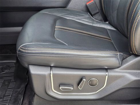 Used 2023 Ford Expedition Max Platinum image 14