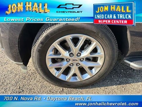 Used 2021 Ford Expedition XLT image 18