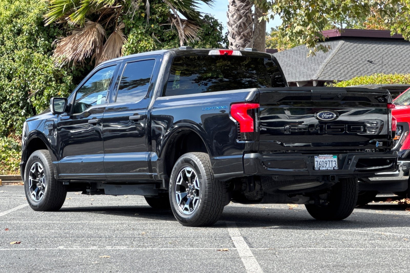 Certified 2023 Ford F150 Lightning XLT AWD/4WD image 6