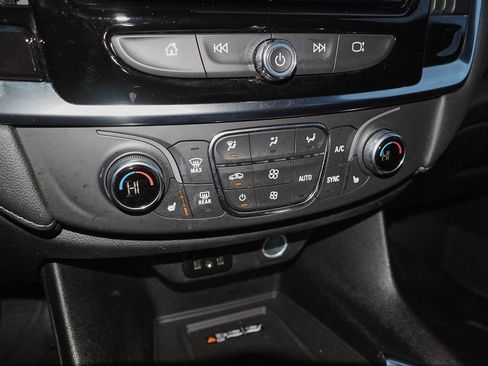 Certified 2023 Chevrolet Traverse LT image 16