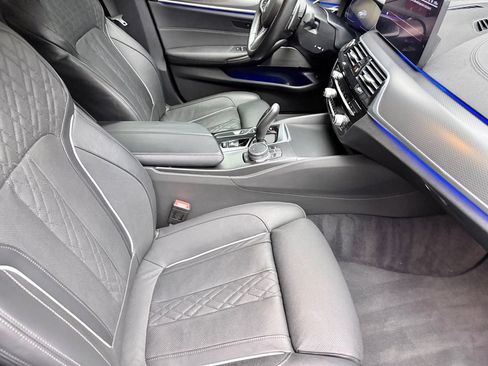 Used 2021 BMW M550i xDrive w/ Premium Package AWD/4WD image 12
