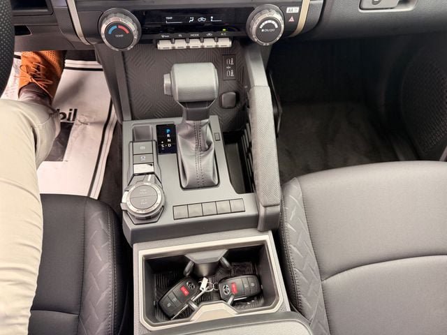 Used 2026 Toyota Tacoma SR5 AWD/4WD image 10