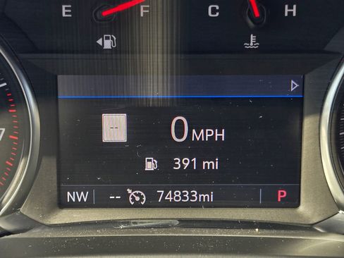 Used 2023 GMC Acadia SLT image 16