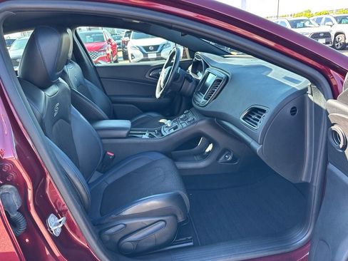 Used 2016 Chrysler 200 S FWD image 32