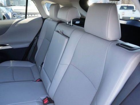 Used 2021 Toyota Venza Limited image 13