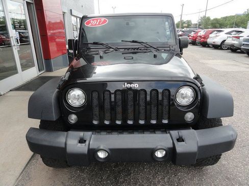 Used 2017 Jeep Wrangler Unlimited Rubicon w/ Dual Top Group AWD/4WD image 2
