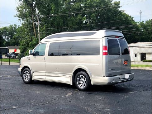 Used 2020 Chevrolet Express 2500 w/ Enhanced Convenience Package RWD image 11