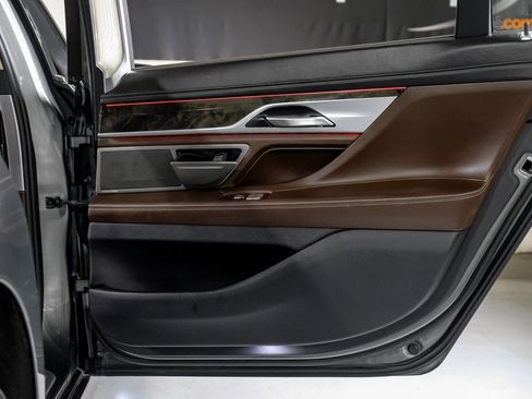 Used 2017 BMW 740i xDrive image 38